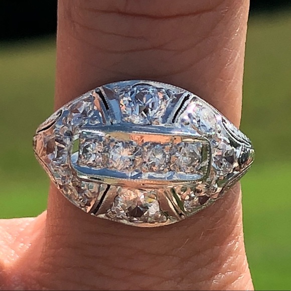 Antique Platinum Art Deco Diamond Ring - Picture 2 of 8